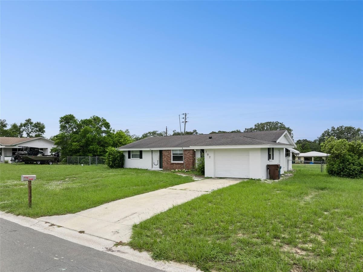 702 WILDABON AVENUE — photo 4 of 45
