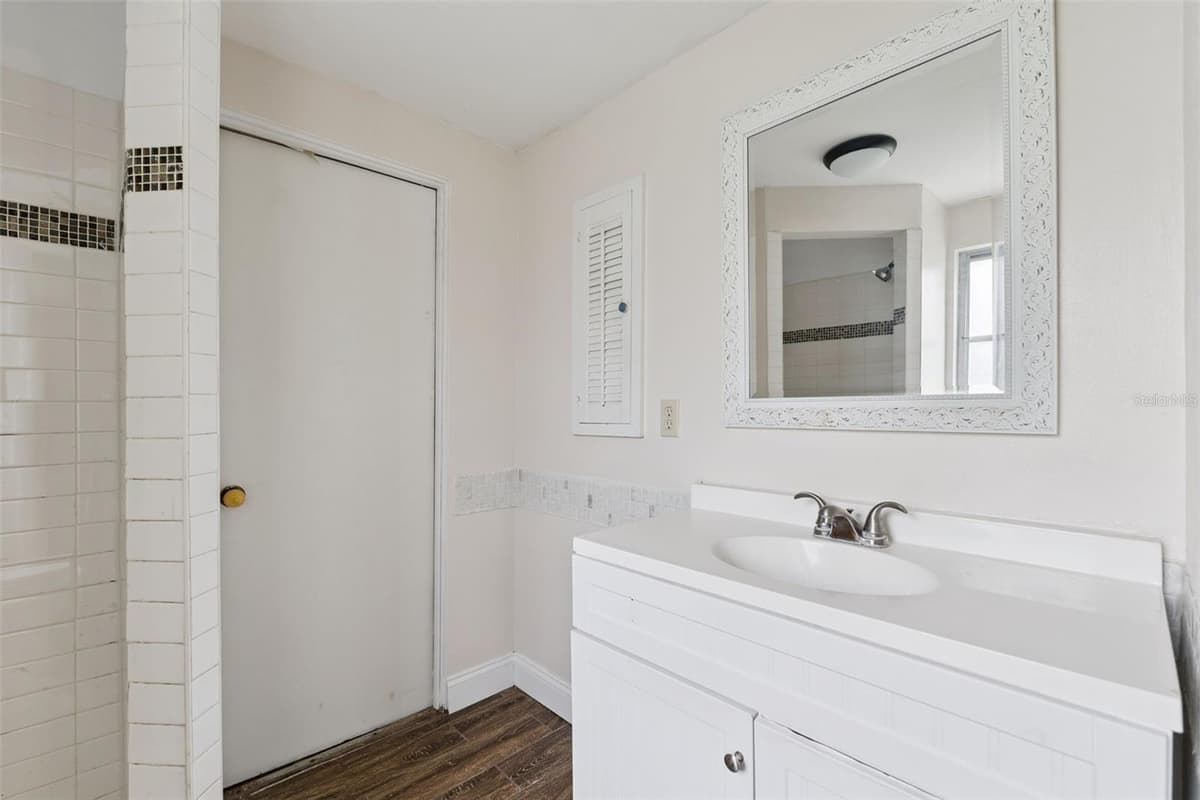 702 WILDABON AVENUE — photo 24 of 45