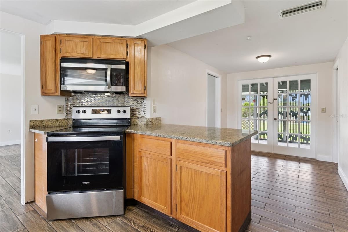 702 WILDABON AVENUE — photo 12 of 45