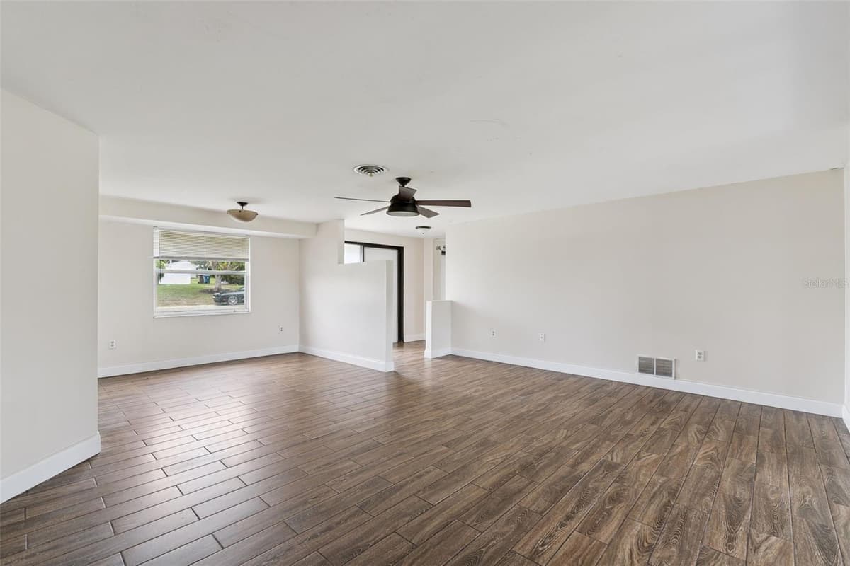 702 WILDABON AVENUE — photo 8 of 45