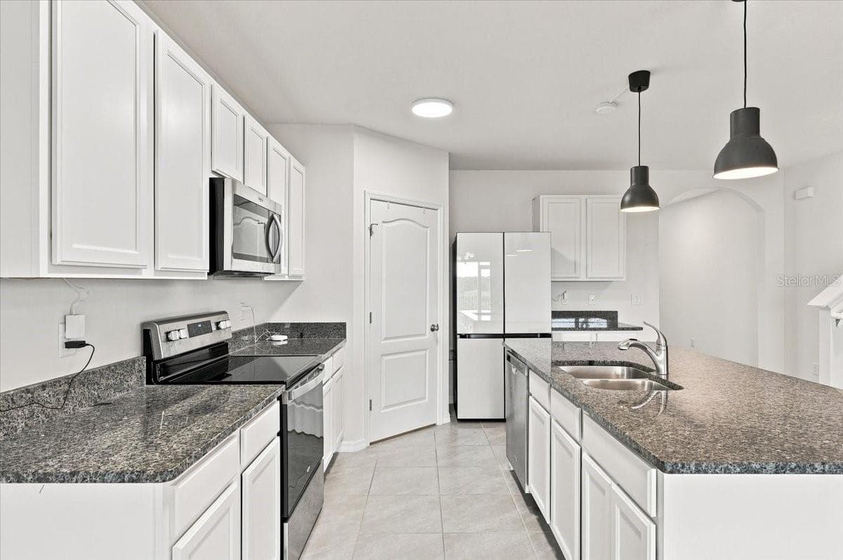 2934 LONG POND DRIVE — photo 13 of 40