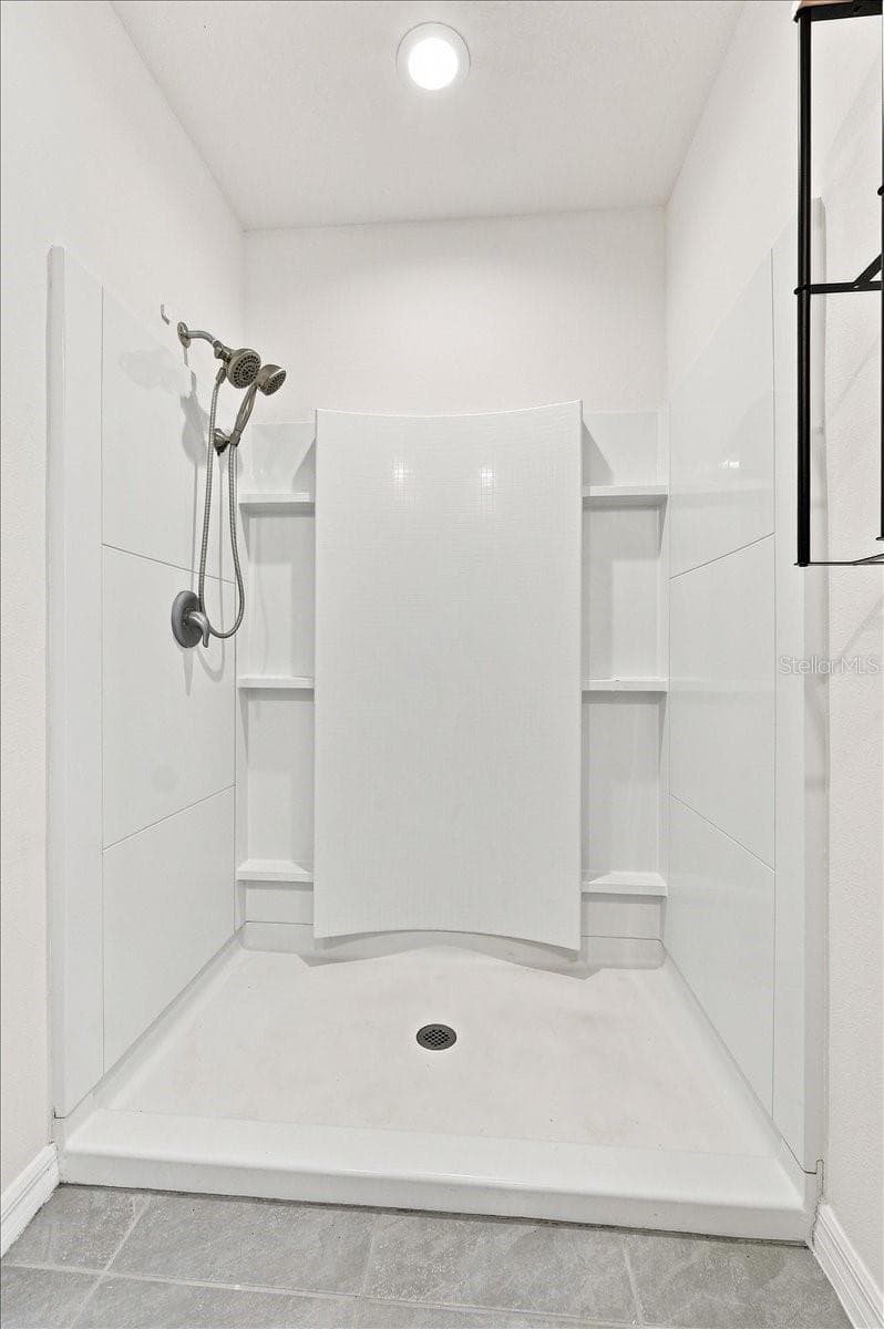 2934 LONG POND DRIVE — photo 19 of 40
