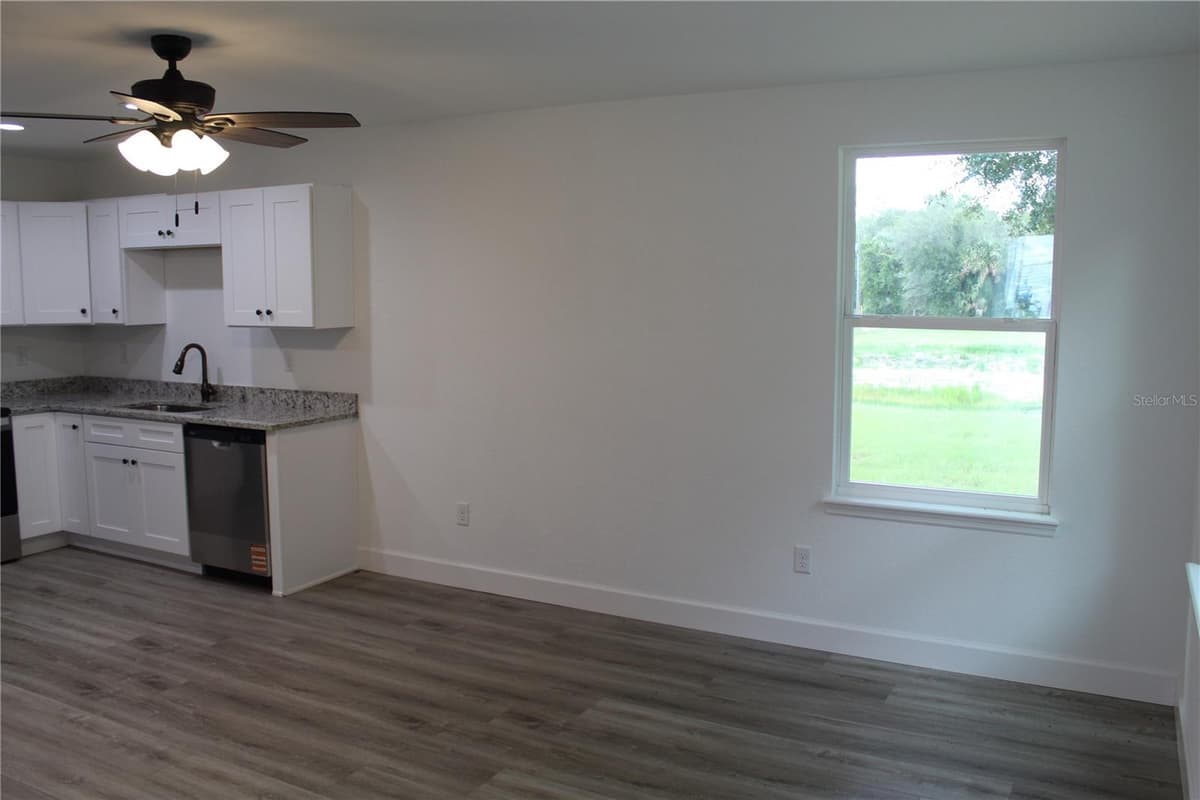 11629 145TH PLACE — photo 11 of 33