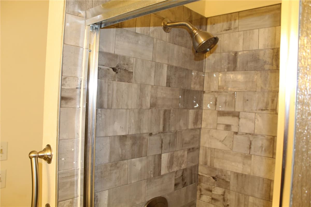 21110 PLANTATION STREET — photo 37 of 51