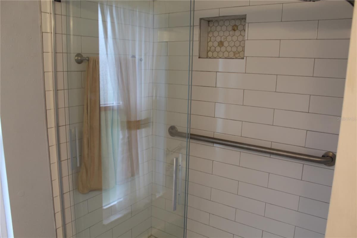 21110 PLANTATION STREET — photo 12 of 51