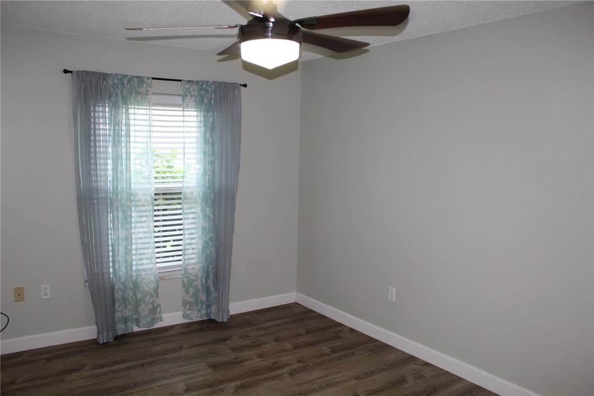 21110 PLANTATION STREET — photo 26 of 51