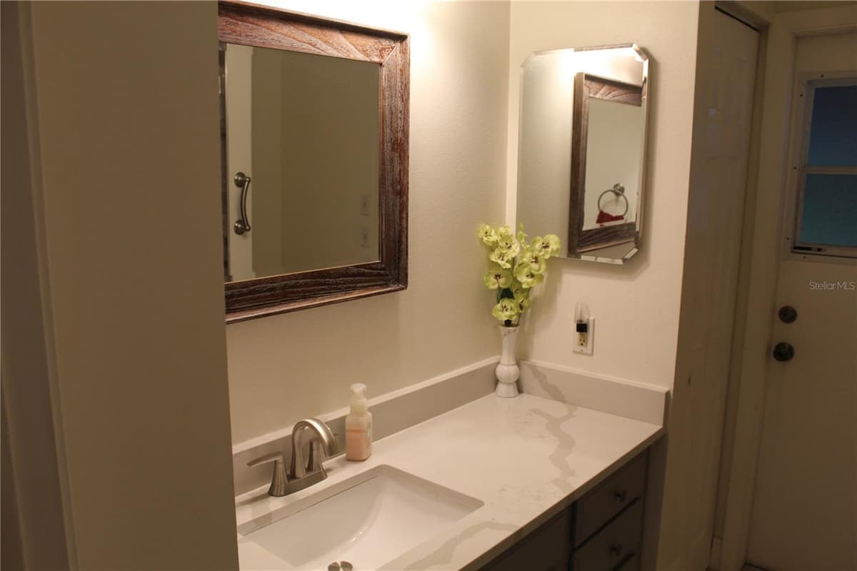 21110 PLANTATION STREET — photo 31 of 51