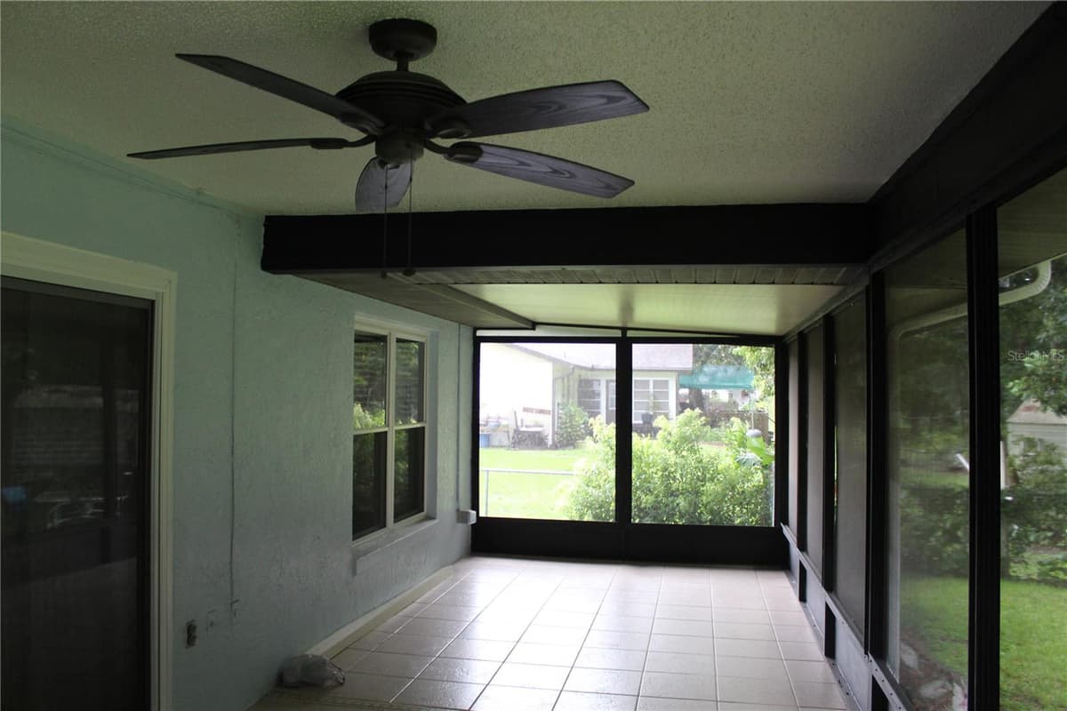 21110 PLANTATION STREET — photo 39 of 51