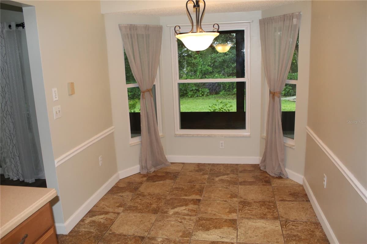 21110 PLANTATION STREET — photo 17 of 51