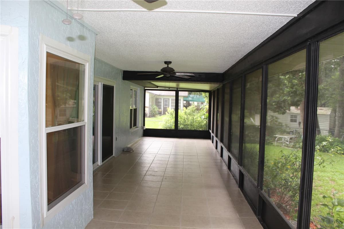 21110 PLANTATION STREET — photo 38 of 51