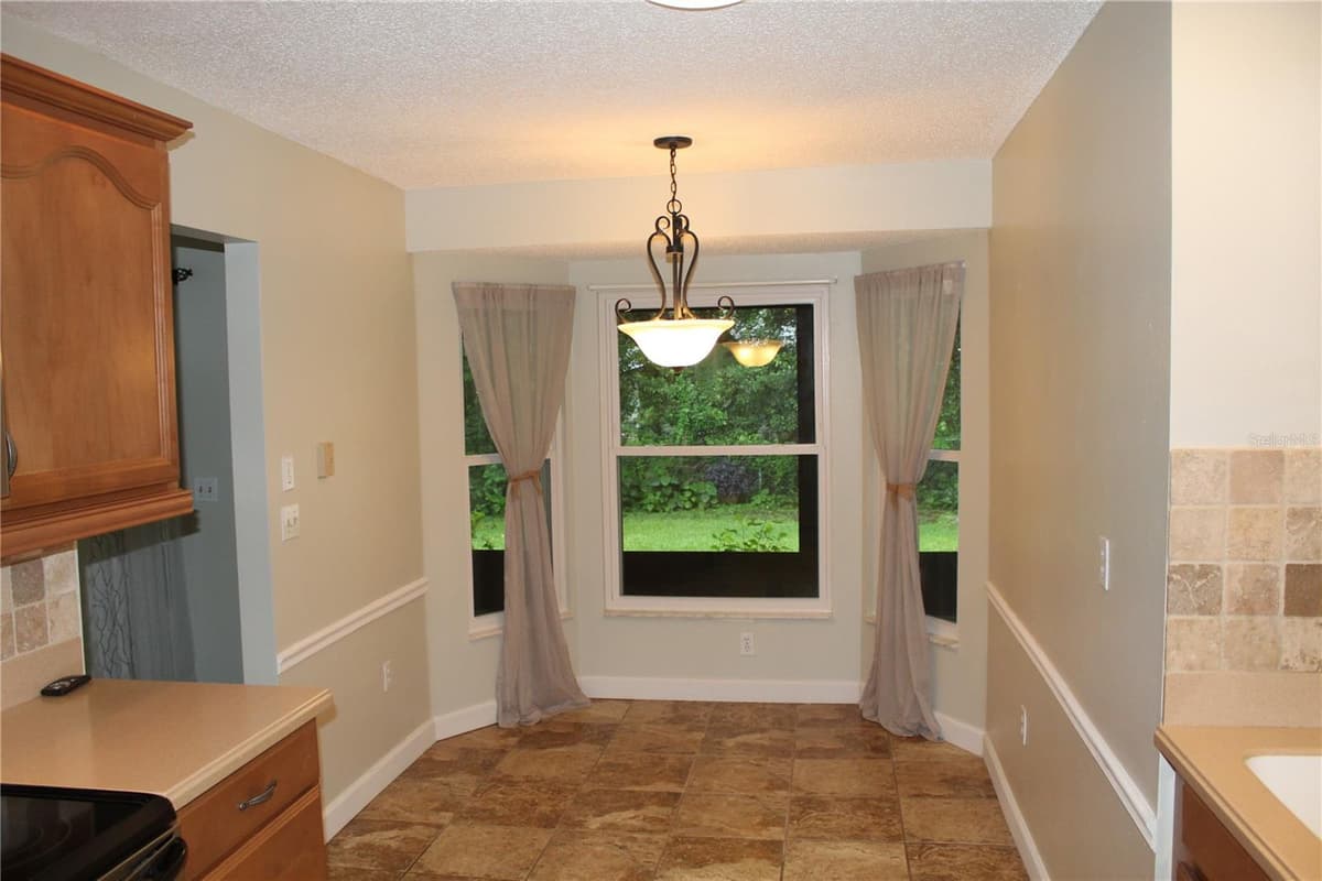 21110 PLANTATION STREET — photo 16 of 51