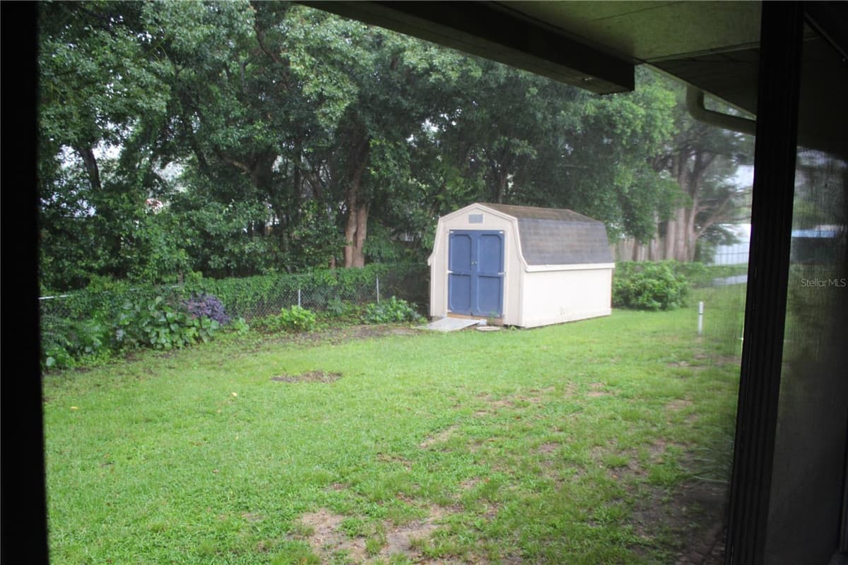 21110 PLANTATION STREET — photo 44 of 51