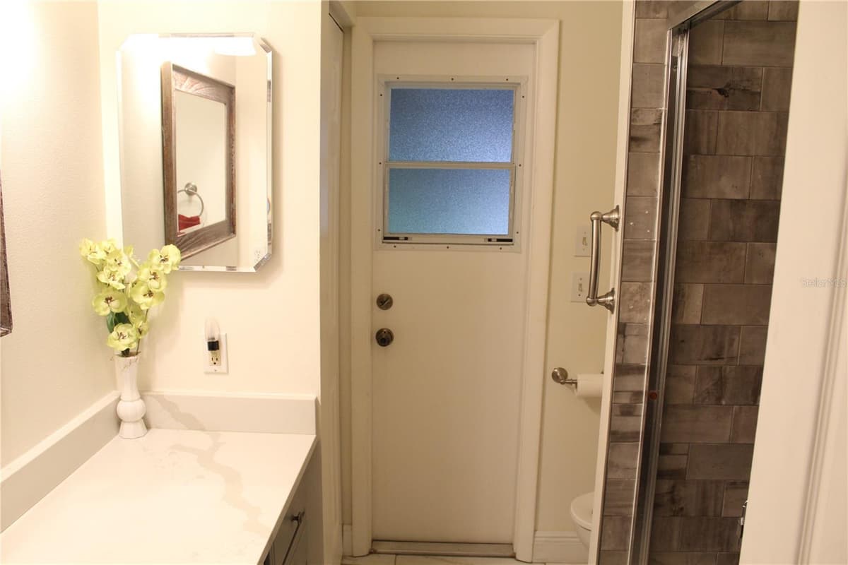 21110 PLANTATION STREET — photo 33 of 51