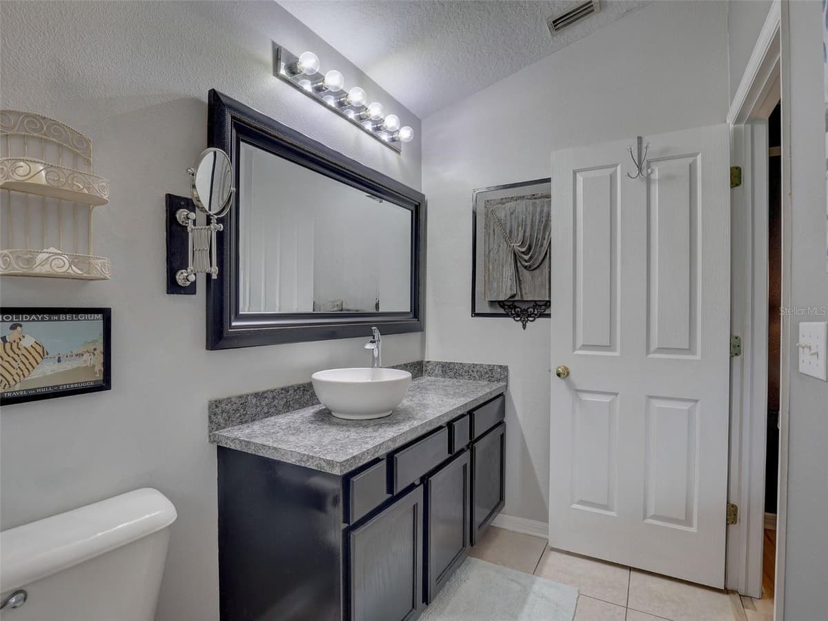 8252 CRESCENT MOON DRIVE — photo 20 of 33