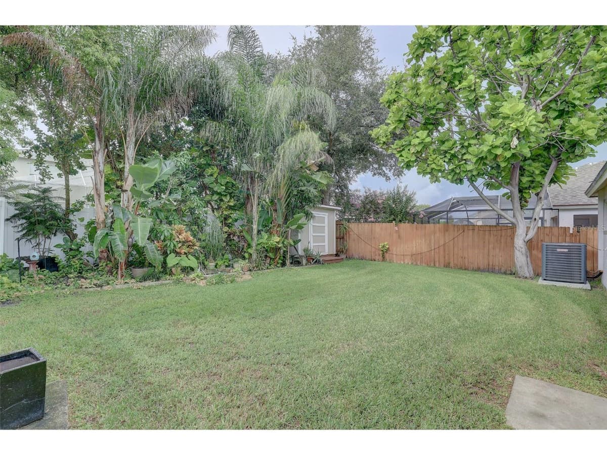 8252 CRESCENT MOON DRIVE — photo 32 of 33