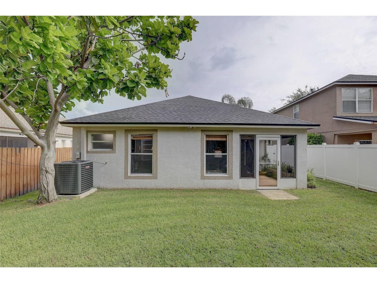 8252 CRESCENT MOON DRIVE — photo 31 of 33