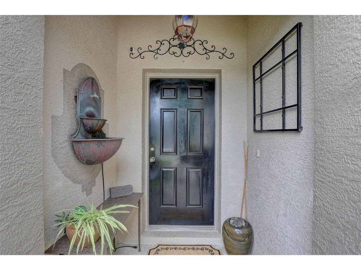 8252 CRESCENT MOON DRIVE — photo 4 of 33