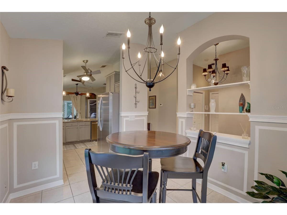 8252 CRESCENT MOON DRIVE — photo 10 of 33