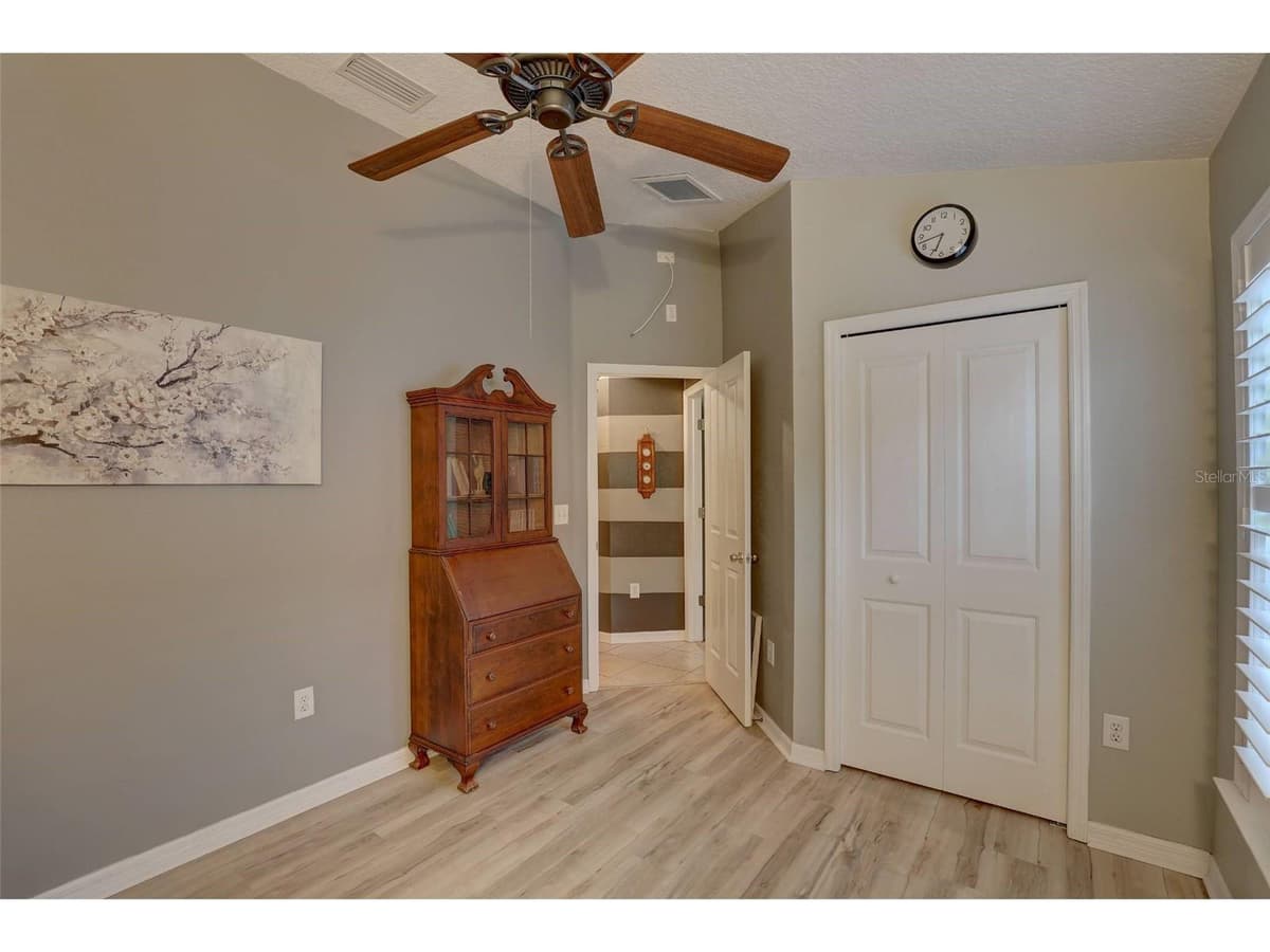 8252 CRESCENT MOON DRIVE — photo 26 of 33