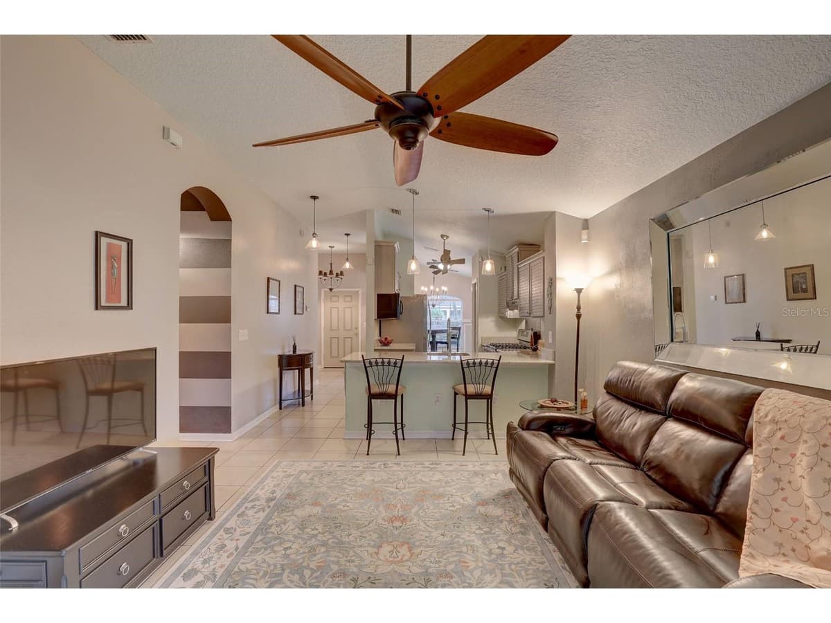 8252 CRESCENT MOON DRIVE — photo 12 of 33