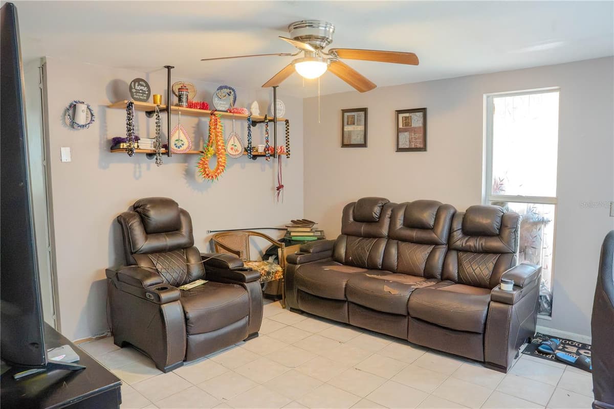 636 DOGWOOD COURT — photo 7 of 14
