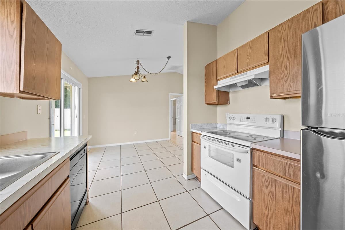 688 JAGUAR COURT — photo 10 of 43