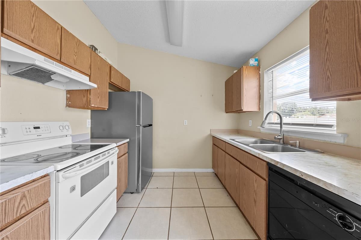 688 JAGUAR COURT — photo 11 of 43