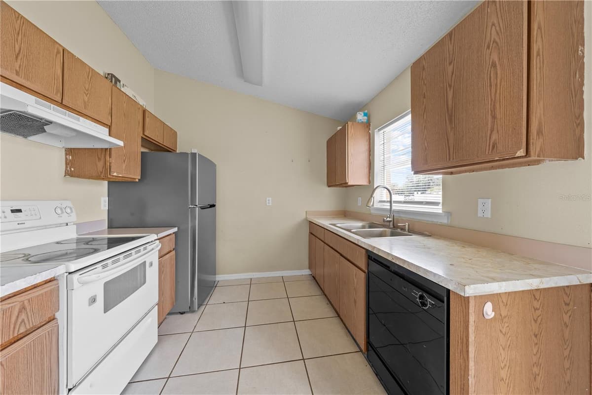 688 JAGUAR COURT — photo 12 of 43