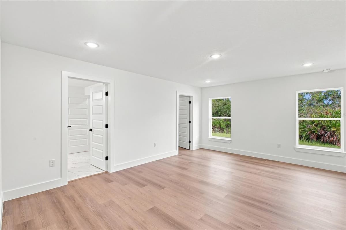 6898 DICKINSON DRIVE — photo 15 of 48