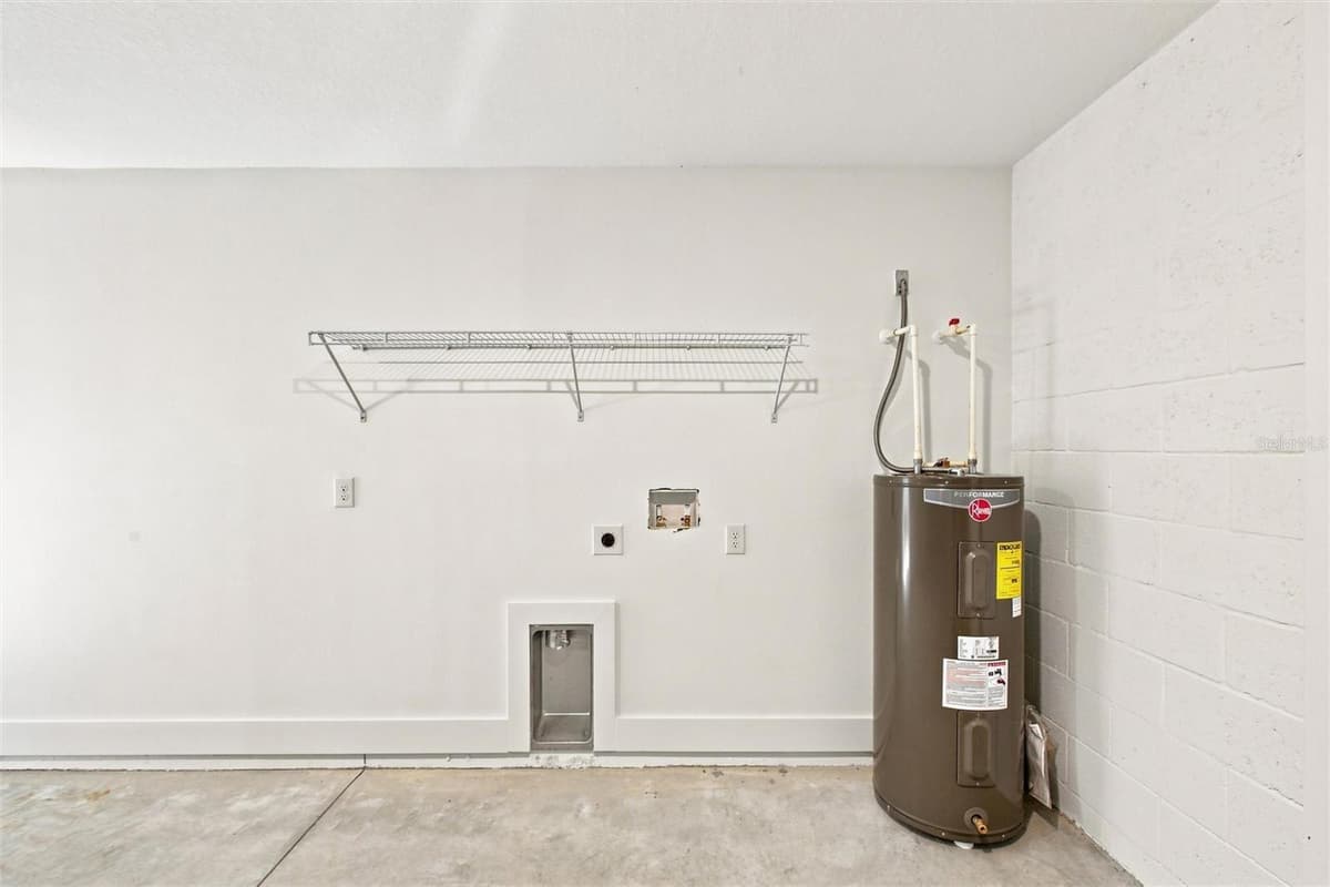 6898 DICKINSON DRIVE — photo 33 of 48