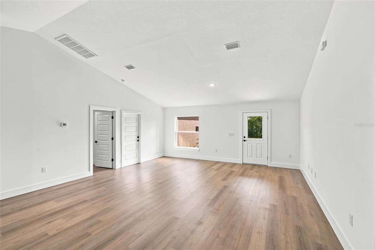 6898 DICKINSON DRIVE — photo 4 of 48