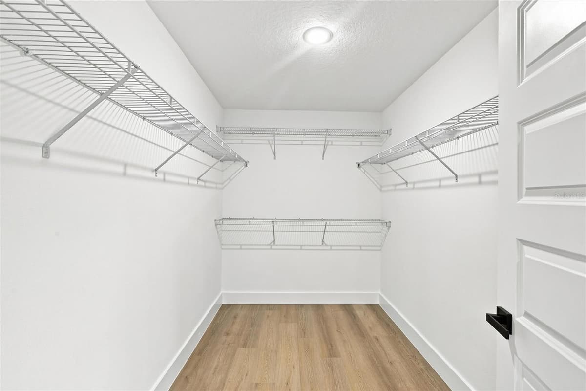 6898 DICKINSON DRIVE — photo 19 of 48