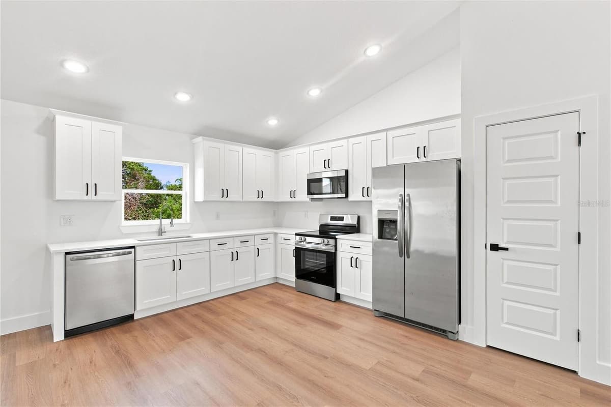 6898 DICKINSON DRIVE — photo 9 of 48