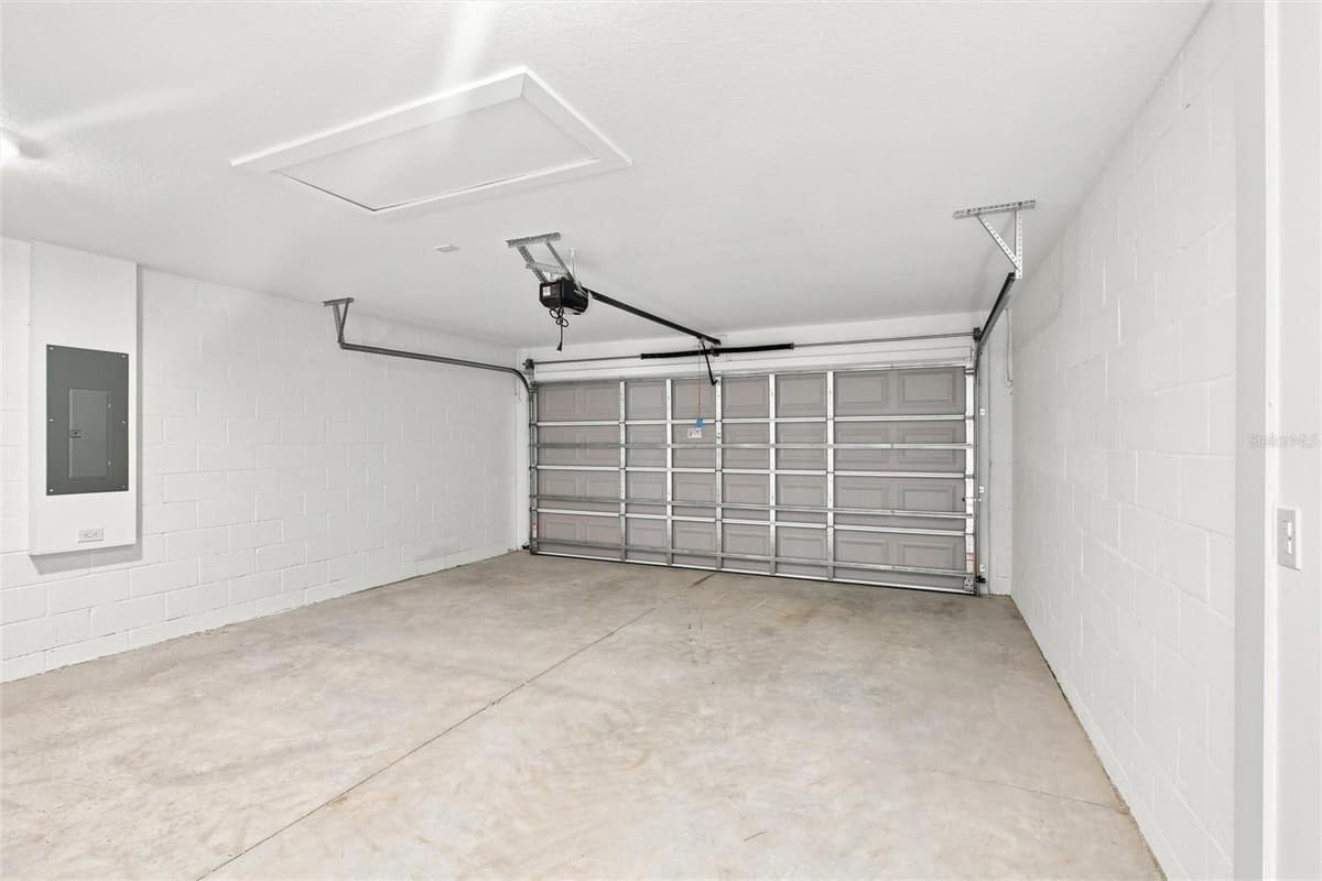 6898 DICKINSON DRIVE — photo 31 of 48