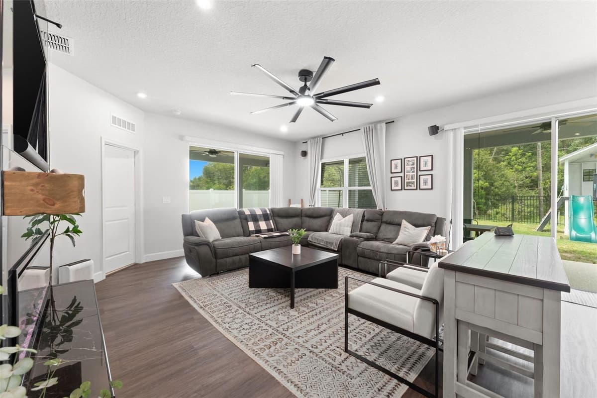 602 ROMINGER LOOP — photo 10 of 38