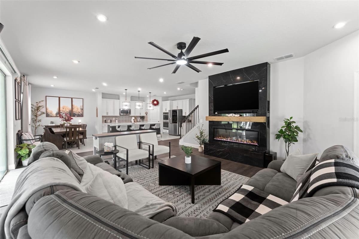 602 ROMINGER LOOP — photo 13 of 38