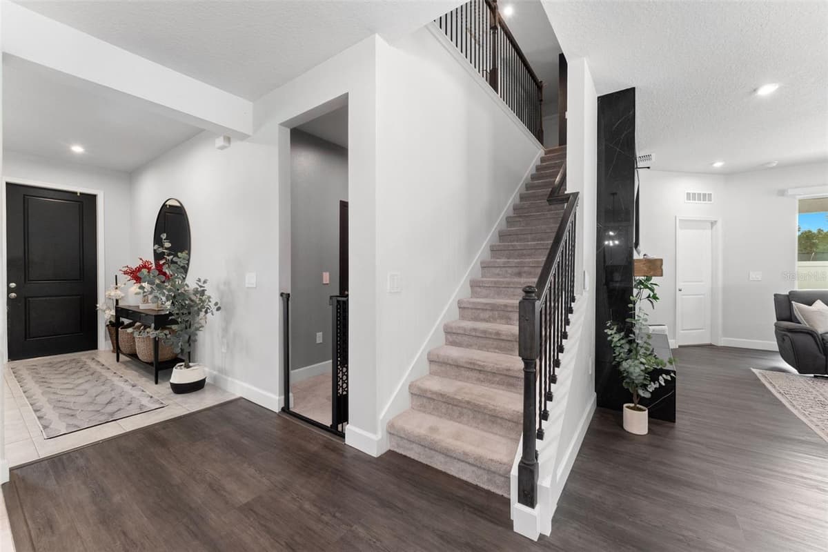 602 ROMINGER LOOP — photo 17 of 38