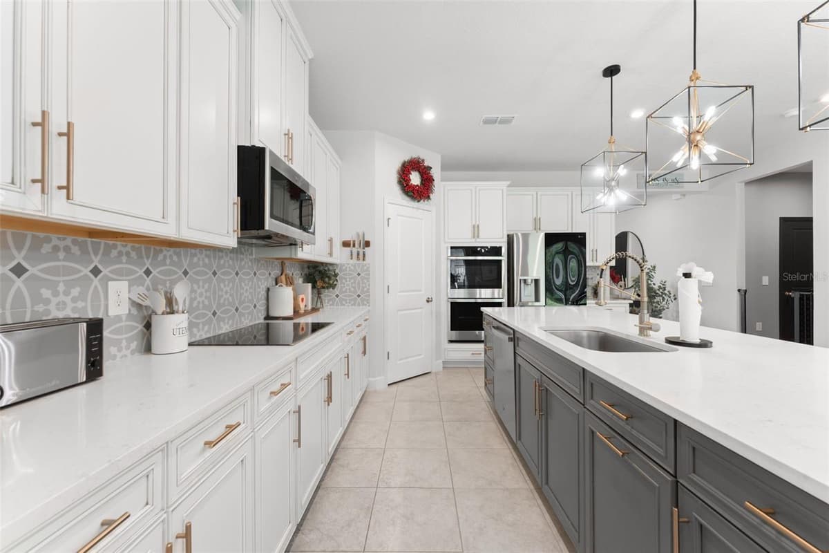 602 ROMINGER LOOP — photo 6 of 38