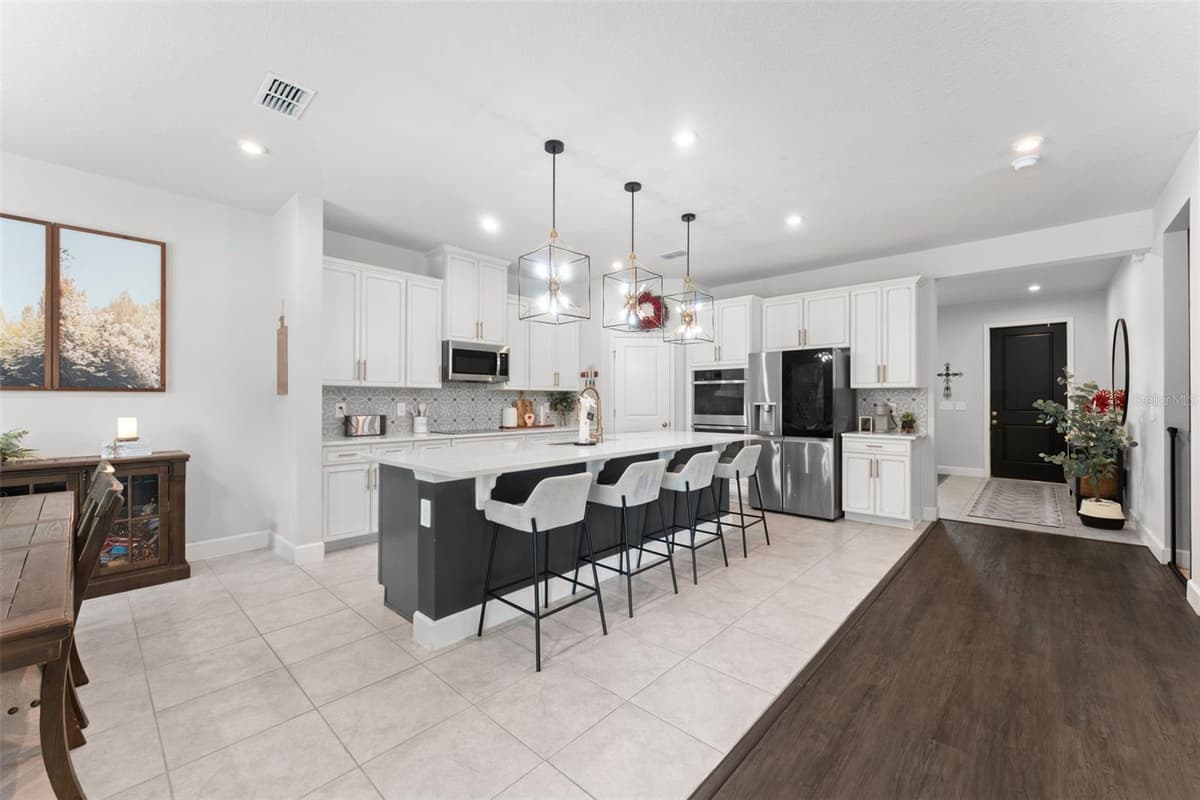 602 ROMINGER LOOP — photo 5 of 38