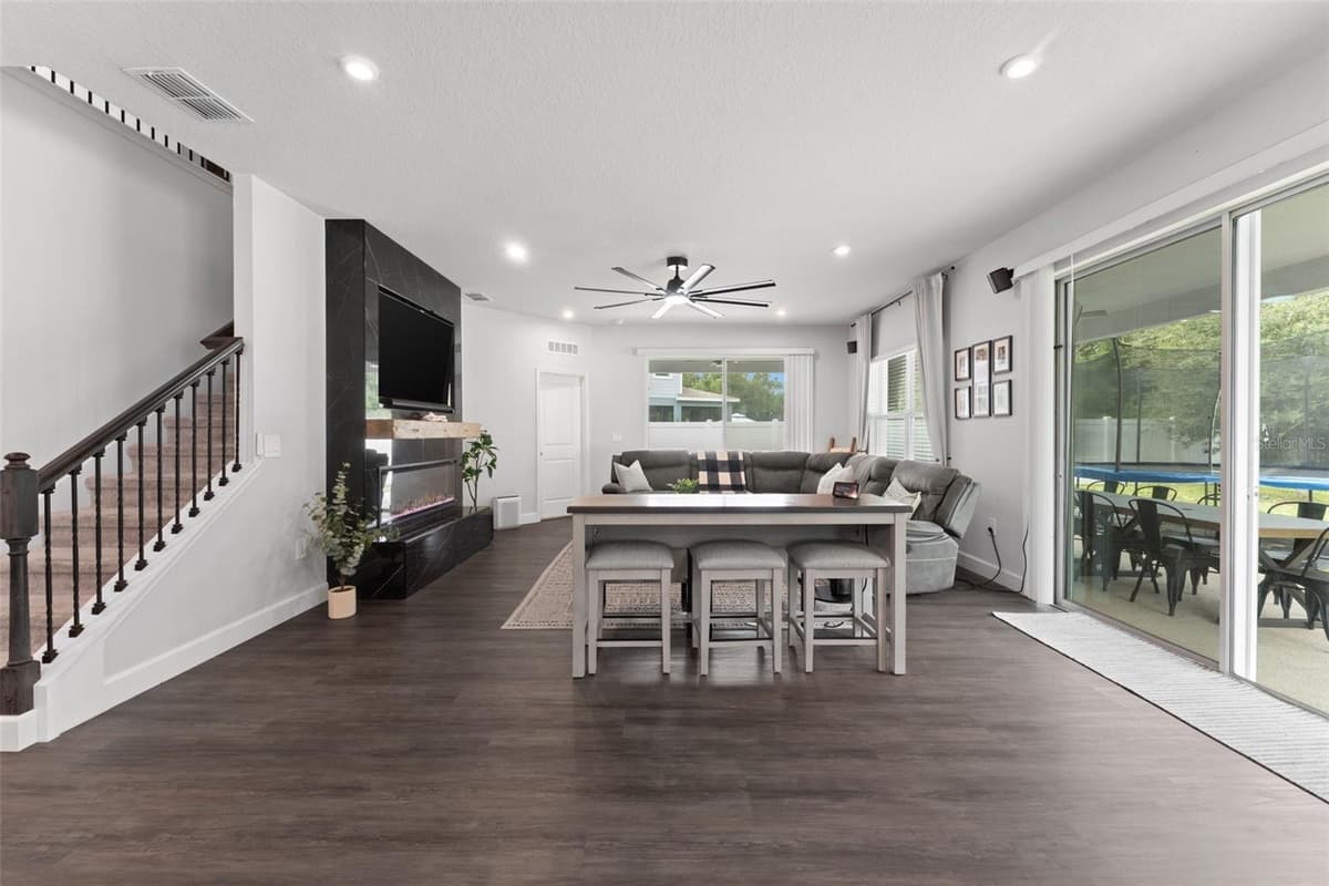 602 ROMINGER LOOP — photo 11 of 38