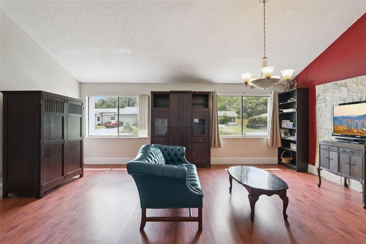 971 WAVERLY DRIVE — photo 6 of 31
