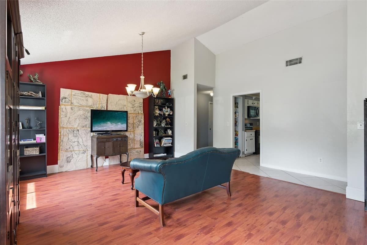 971 WAVERLY DRIVE — photo 4 of 31