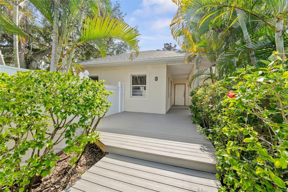 2109 MEADOW BROOK DRIVE — photo 37 of 62