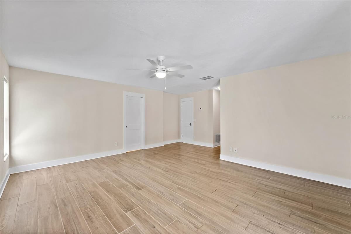 2109 MEADOW BROOK DRIVE — photo 20 of 62