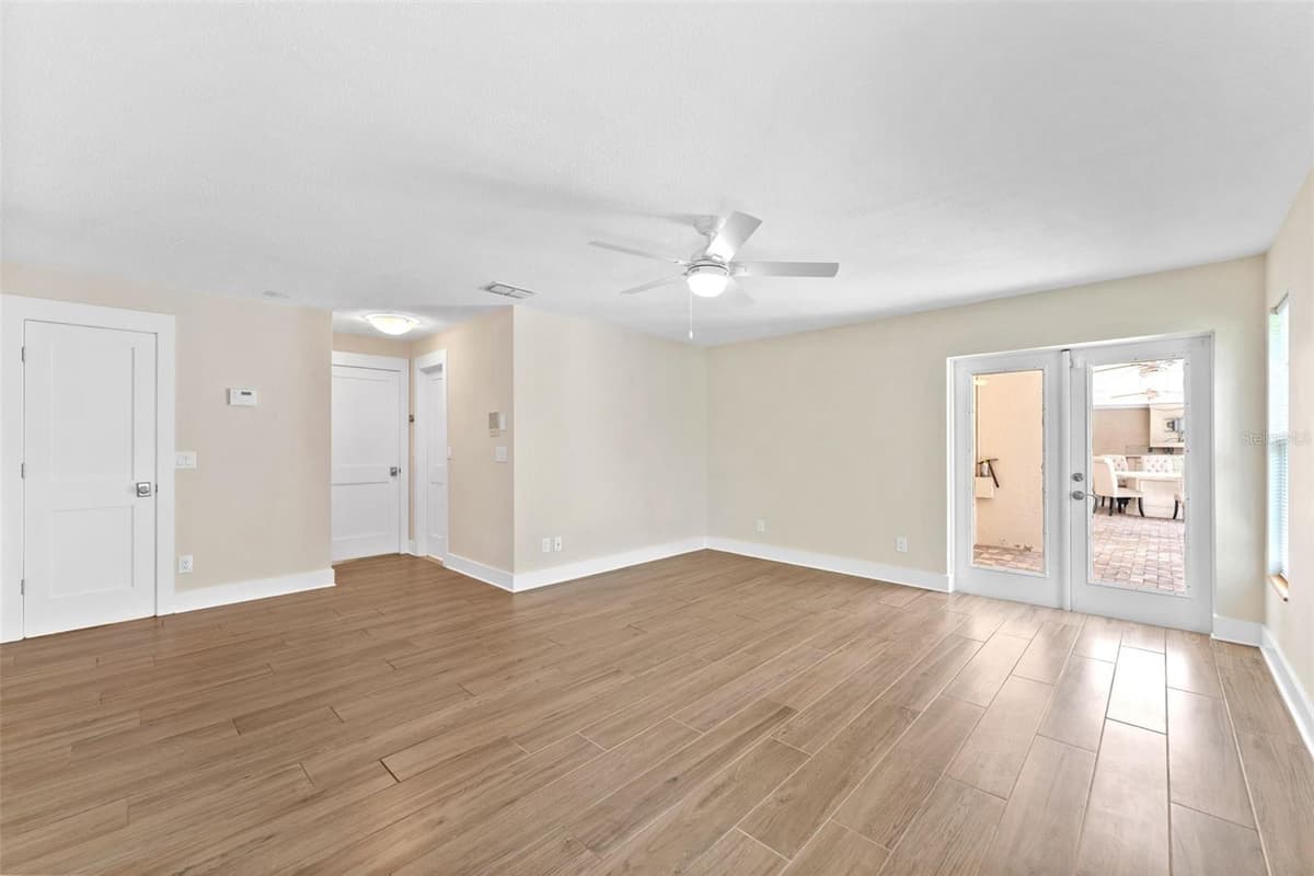 2109 MEADOW BROOK DRIVE — photo 19 of 62