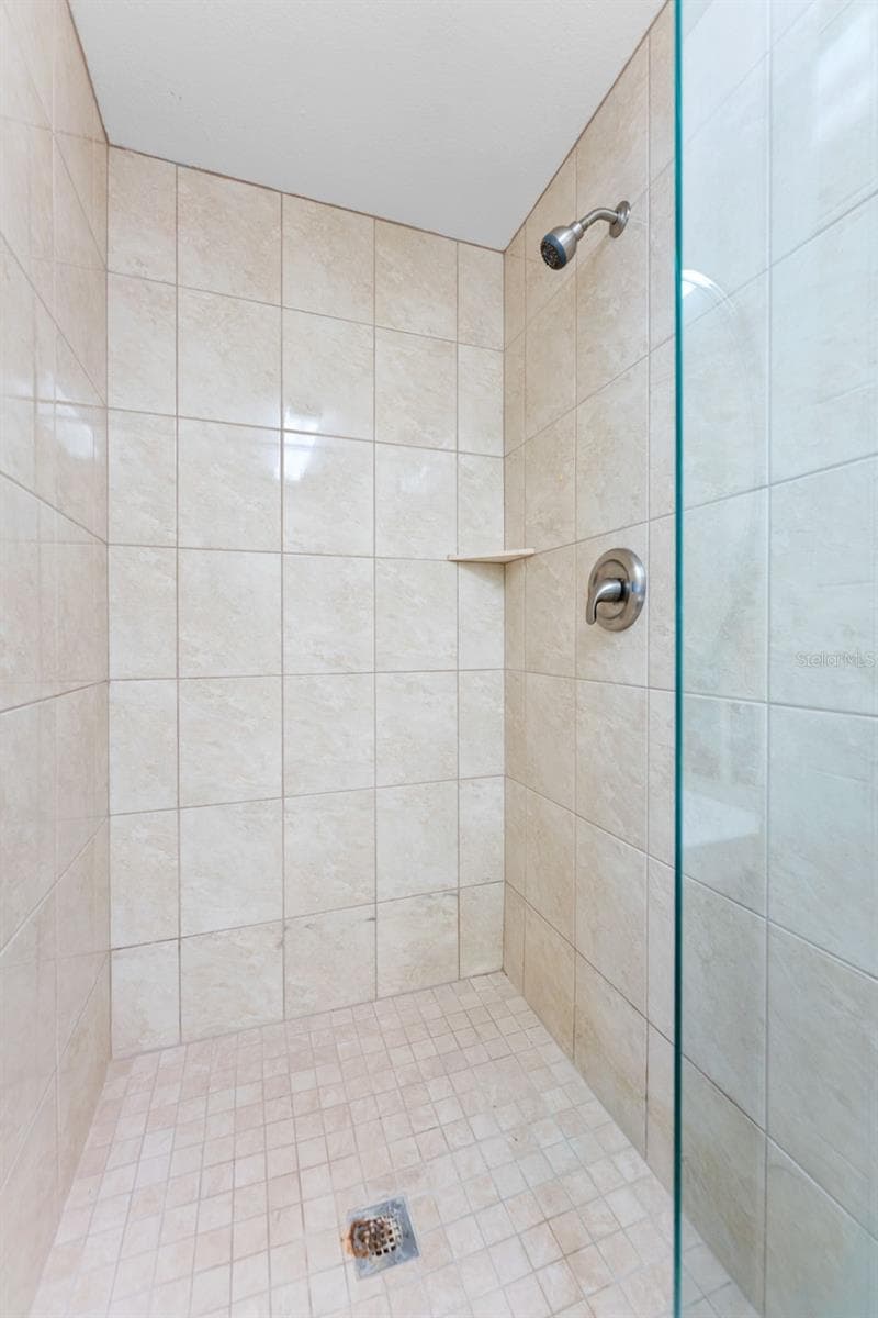 2109 MEADOW BROOK DRIVE — photo 41 of 62
