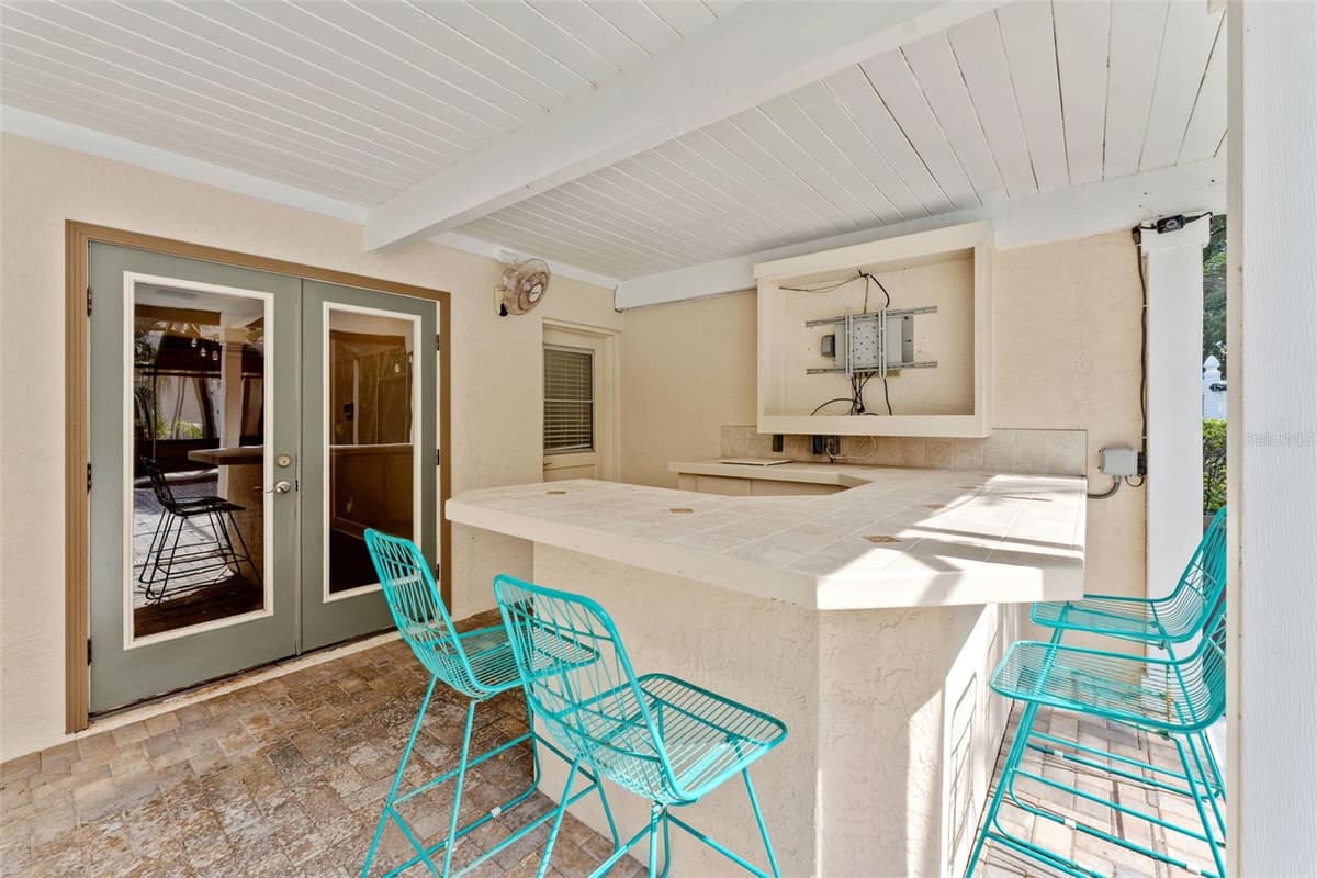 2109 MEADOW BROOK DRIVE — photo 44 of 62