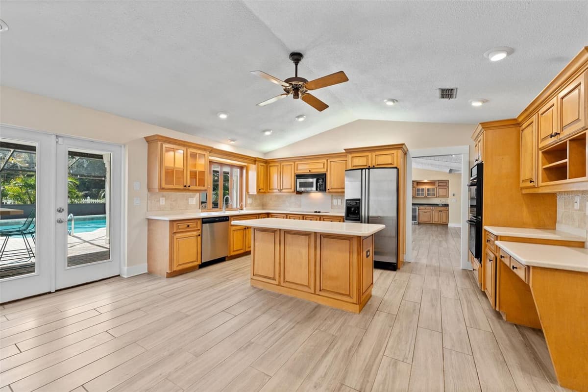 2109 MEADOW BROOK DRIVE — photo 8 of 62