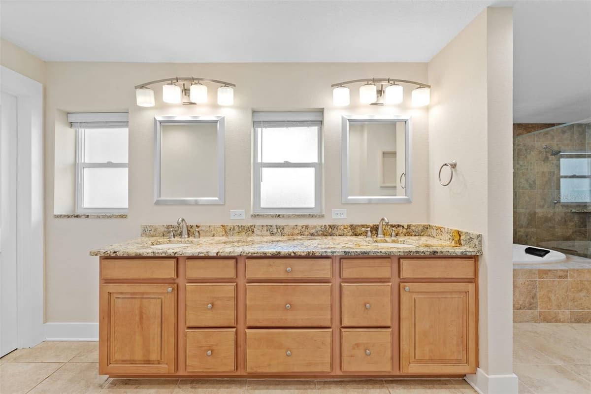 2109 MEADOW BROOK DRIVE — photo 21 of 62