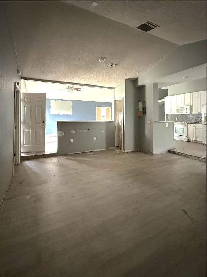 6313 LIVEWOOD OAKS DRIVE — photo 13 of 23